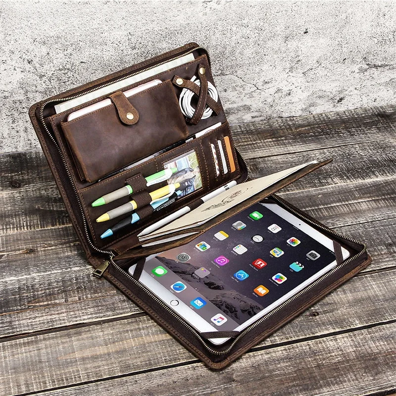Tech Accessories For A Tablet - Skórzana torba do przechowywania tabletu Apple