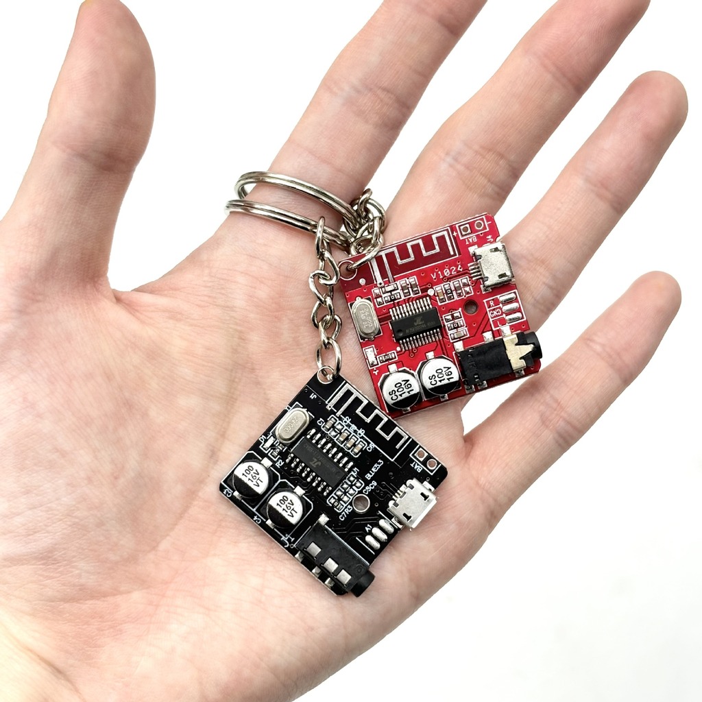 Tech Accessories Key - Brelok w stylu cyberpunk z płytką