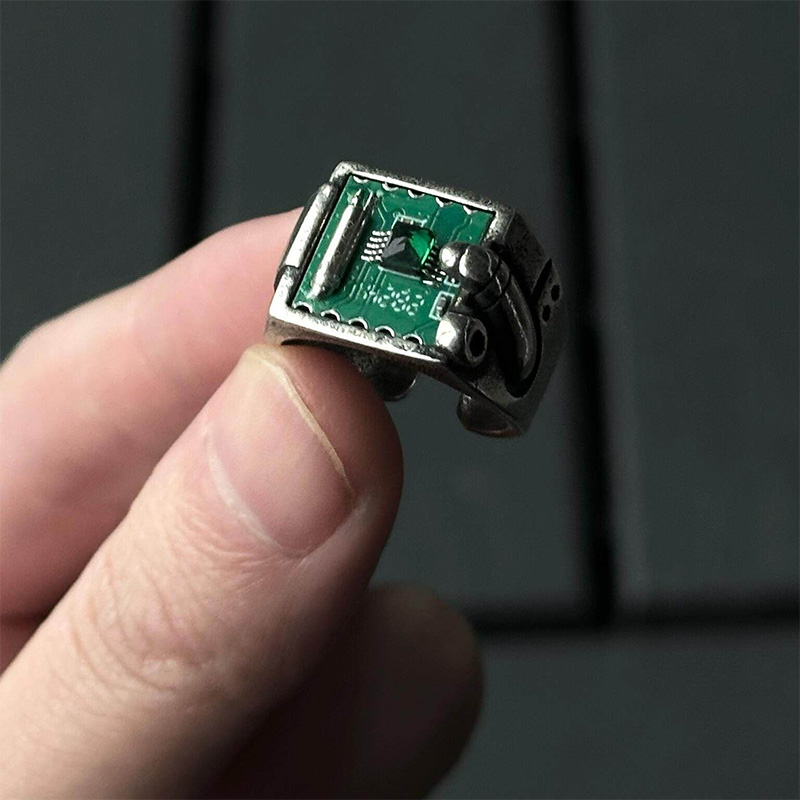 Pierścionek z wzorem PCB inspi – Tech Accessories Industry recenzja i cena