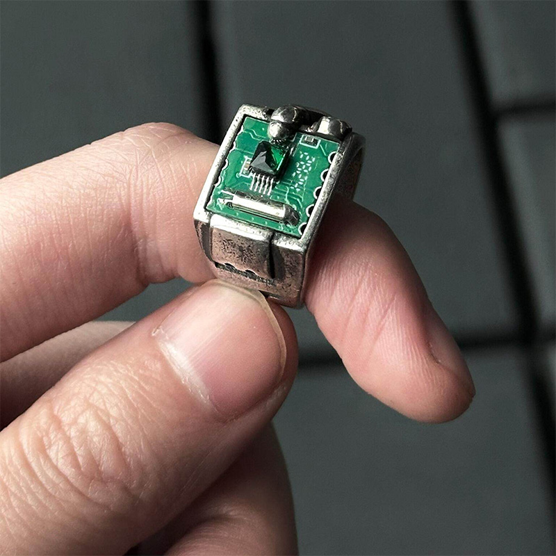 Retro Tech PCB Pierścionek Biż – Tech Accessories Industry recenzja i cena